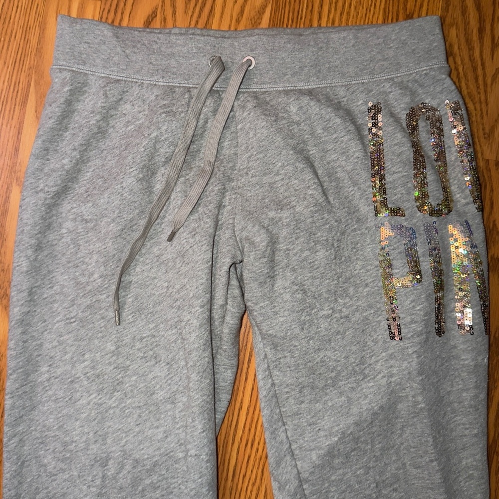 PINK Victoria’s Secret Medium Gray Jogger Sweatpants Gold Silver Sequin Logo Y2K - Picture 5 of 11